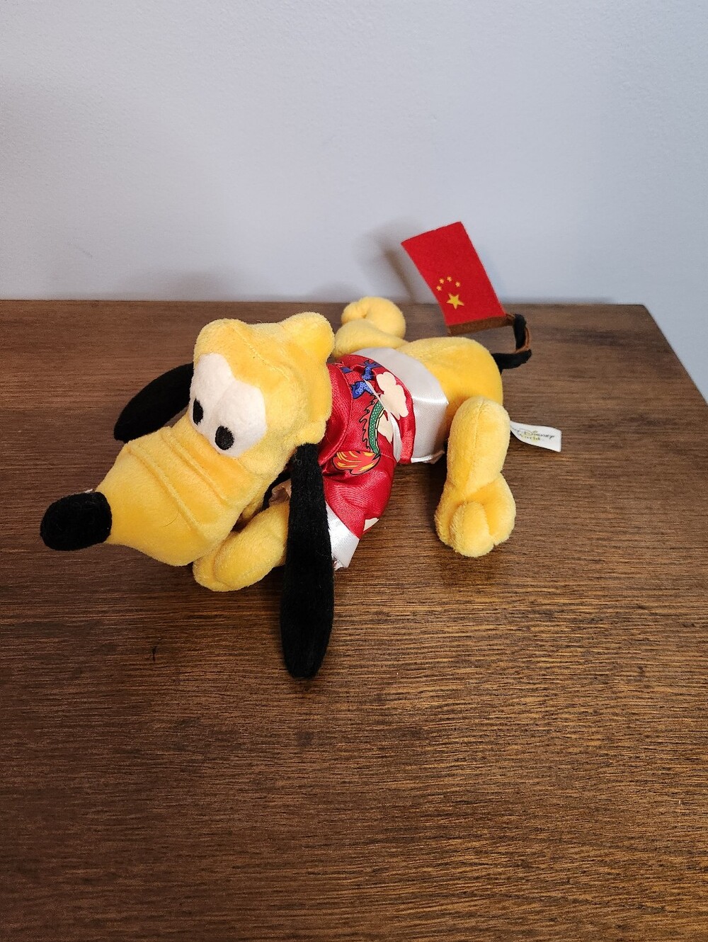 2000 Disney Parks Bean Bag Plush Chinese Outfit And Flag 8in Stuffed Animal